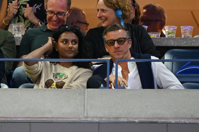 Simon Ešli sa partnerom