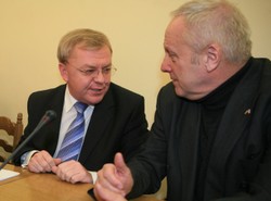 Koledzy bronią grzeszków Tuska