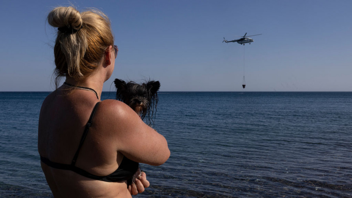 Samoloty wypełnione w 95 proc. Turyści wracają na Rodos po wielkich pożarach