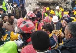 Vatrogasci-spasioci spasili devojku u Turskoj