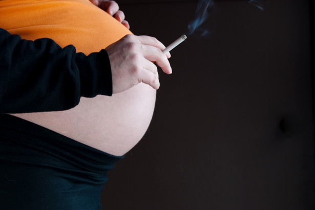 Paliłaś lub palisz w ciąży? Twoja córka może mieć problemy ze zdrowiem