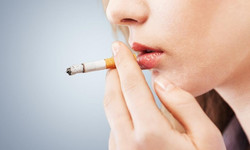 Otyłe nastolatki częściej uzależniają się od nikotyny