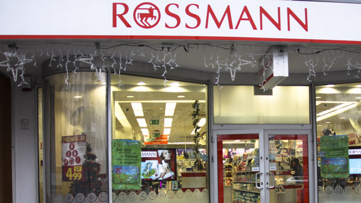 Rossmann wprowadza automaty do napełniania butelek kosmetykami