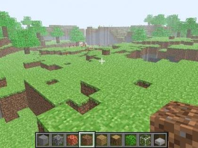 Minecraft to niezależna gra komputerowa stworzona przez Markusa Perssona. Następnie rozwijana przez firmę, którą założył za uzyskane dochody ze sprzedaży – Mojang AB. Spółka Mojang AB zdobyła nagrodę March Mayhem 2011, rywalizując z takimi producentami gier komputerowych jak Valve czy BioWare. 15 września 2014 roku firma została zakupiona przez Microsoft za 2,5 miliarda dolarów.