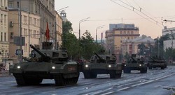 Ofensywa "już się rozpoczęła". Na satelitarnym zdjęciu kolumna wojsk "zwrócona w stronę Donbasu"