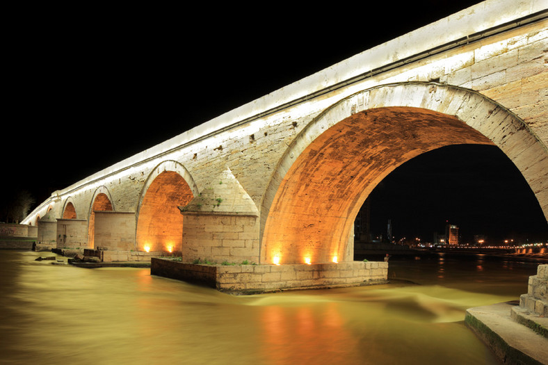 Skopje, Kamienny Most nad rzeką Vardar