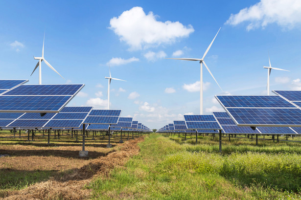 "Mankamentem polskiego systemu jest stale rosnący, ale wciąż dosyć niski udział odnawialnych źródeł pozyskiwania energii, przede wszystkim z wykorzystaniem wiatru i słońca"