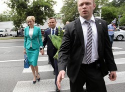 Opłacony prowokator miał zaszkodzić Dudzie? Dziennikarskie śledztwo