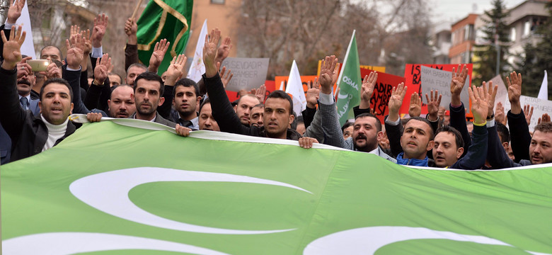 Wielka demonstracja w Turcji: "Niech Zachód podporządkuje się Mahometowi!