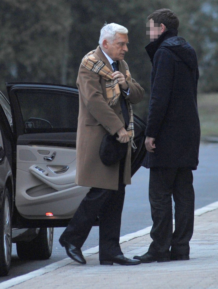 Jerzy Buzek wynajął limuzynę 