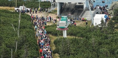 Tłumy turystów w Karpaczu. Takiego sezonu dawno tam nie było