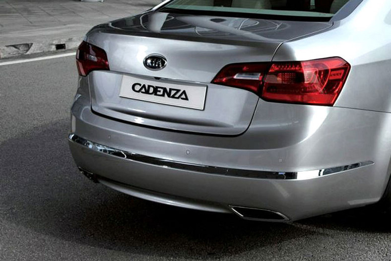 Kia Cadenza: koreańska limuzyna gotowa do sprzedaży