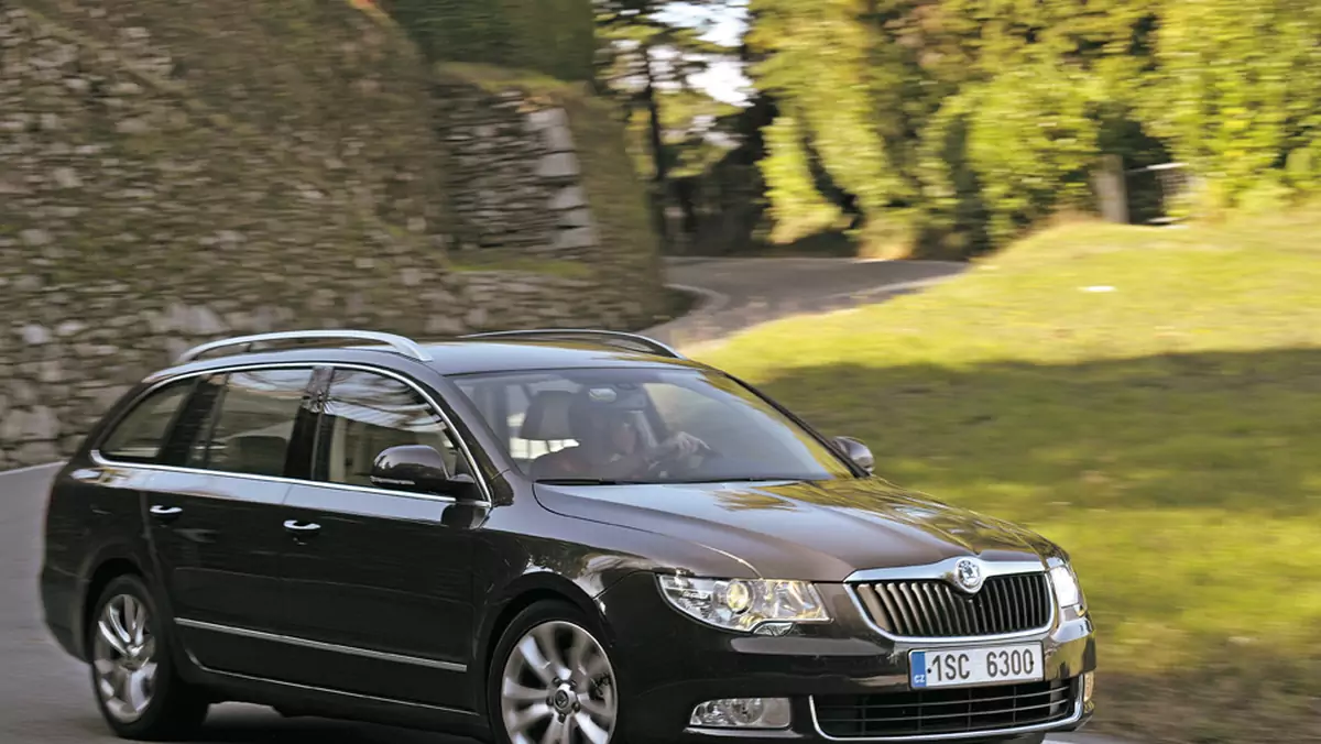 Skoda Superb kontra Mercedes Klasy E - Skoda sięga gwiazd?