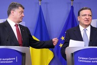 Prezydent Ukrainy Petro Poroszenko i szef Komisji Europejskiej Jose Manuel Barroso