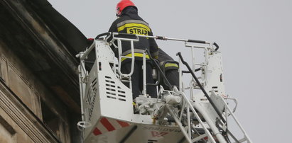 Nietypowa akcja lubelskich strażaków. Kobieta utknęła na balkonie... przez dwulatka
