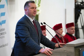 RPO podsumował stan oświaty w liście do MEiN: Braki kadrowe, nadmierne obciążenie, niskie płace