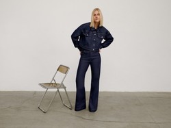 Znana polska marka odzieżowa z przytupem powraca na rynek - promuje ją ikona modowego minimalizmu