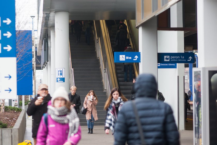 Wybrano firmę, która wybuduje schody ruchome na dworcu Poznań Główny