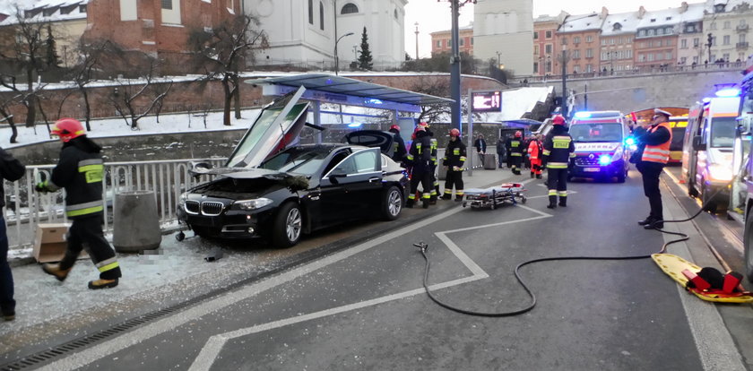 Groźny wypadek w Warszawie. Są ranni