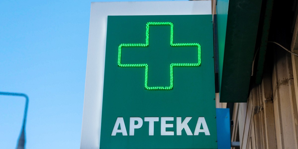 Złota biżuteria oddana z lekami do utylizacji. Pomogła farmaceutka z Jawora