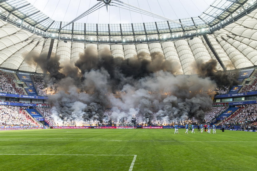 Kibice Lecha i Legii zaprezentowali świetne oprawy na finale Puchar Polski