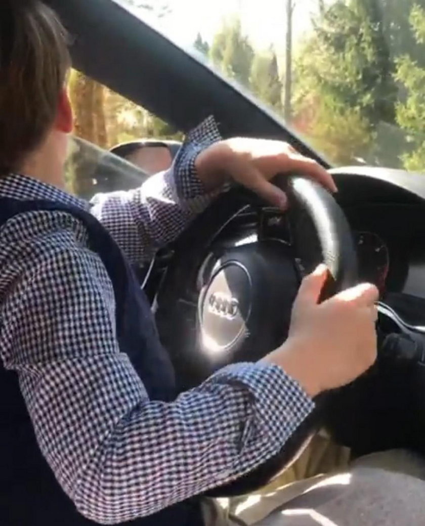 9-letni syn Rozenek uczy się prowadzić auto