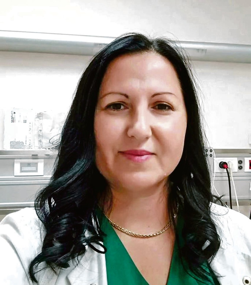 Dr Suzana Tomić: Maloletna  pacijentkinja E. S. sve vreme je bila  bez svesti, s uskim zenicama, ali sa normalnim pritiskom i normalnom saturacijom