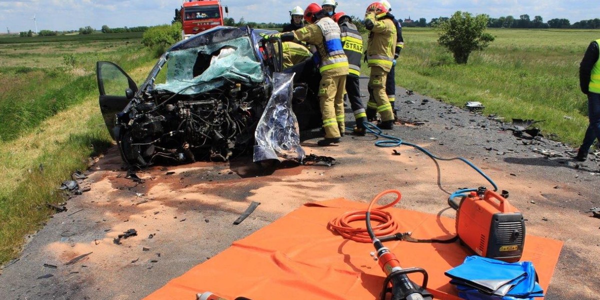 Pleszew: śmiertelny wypadek samochodowy. Nie żyje 19-latek