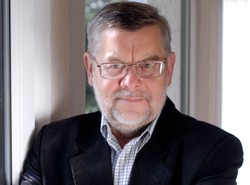 Nałęcz ujawnia grupę trzymającą władzę