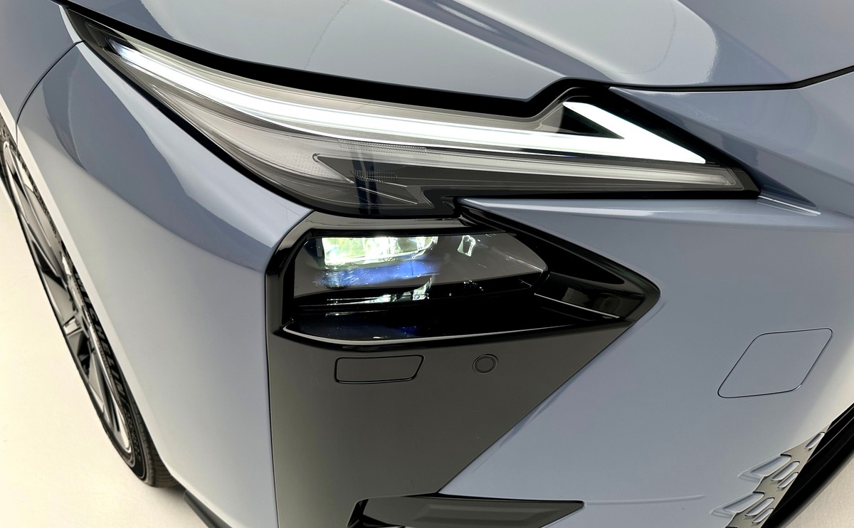 Nowy Lexus ES z silnikiem hybrydowym 6. generacji został hitem japońskiej marki w Polsce