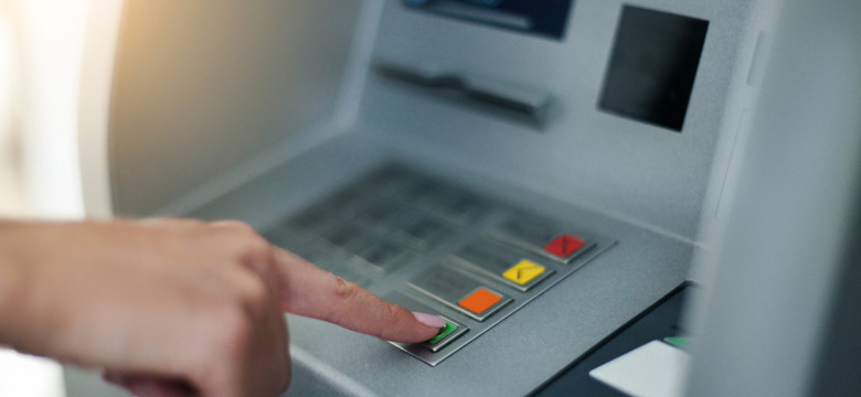 Nowy sposób na bankomaty. Złodzieje ukradli 400 tys. zł