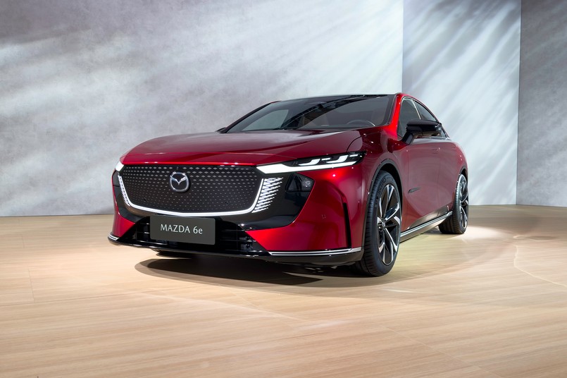 Nowa Mazda 6e