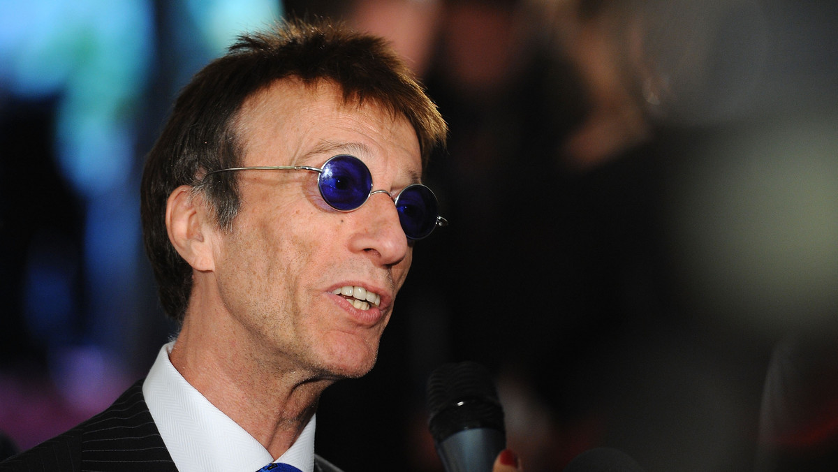 Robin Gibb ogłosił, że wygrywa walkę z rakiem. Lekarze gwiazdy potwierdzili, że choroba jest w fazie remisji.