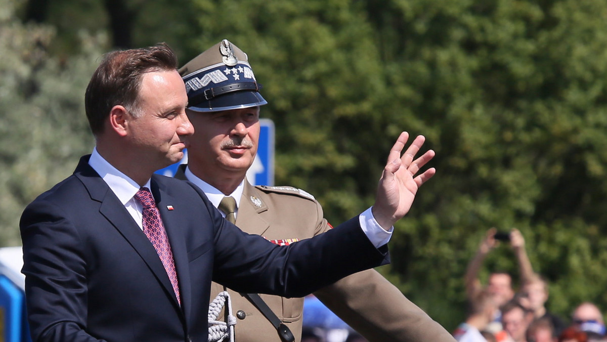 Litewscy politycy i obserwatorzy są rozczarowani tym, że Wilno zostało pominięte na trasie pierwszych wizyt zagranicznych prezydenta Andrzeja Dudy. Z pierwszą wizytą - 23 sierpnia - prezydent uda się do Estonii.