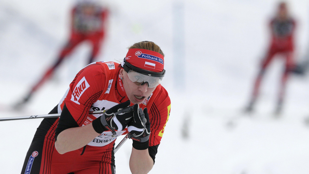 Justyna Kowalczyk pozostaje liderką Tour de Ski i musi odpierać ataki Marit Bjoergen. Dziś kolejna odsłona rywalizacji. Zapraszamy na relację "na żywo" ze sprintu na 1,2 km techniką dowolną we włoskim Toblach-Dobiacco.