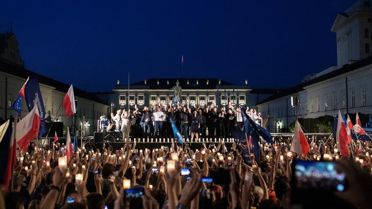 Anti-Pis government protesters