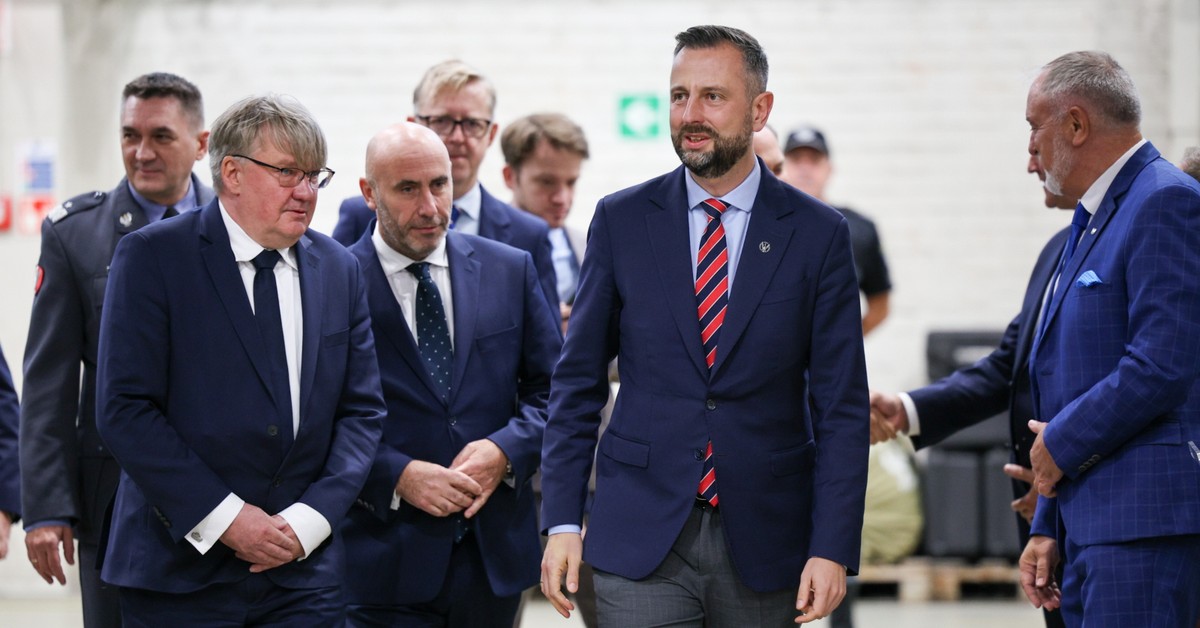 MON: Ponad tysiąc pojazdów terenowych trafi do żołnierzy Wojska Polskiego