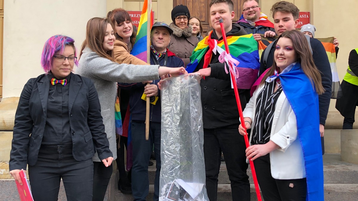 Lublin: sprzeciw wobec stanowiska radnych PiS ws. LGBT