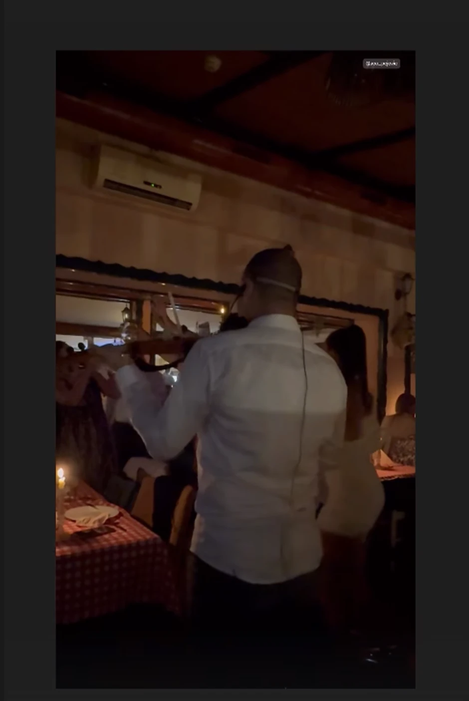 Milena Popović u kafani