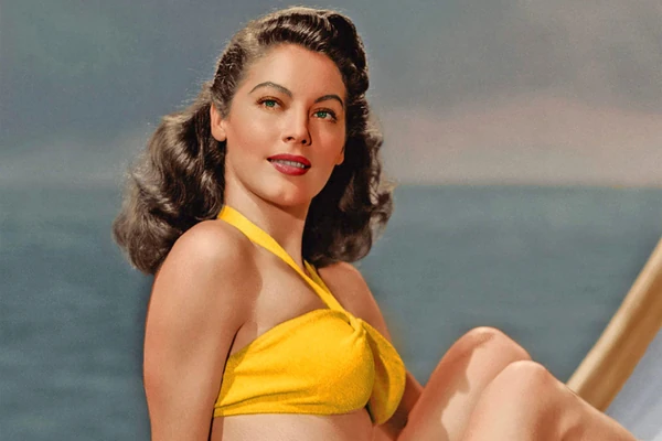 Holivudska diva bila je NEVINA DO BRAKA, a onda NIJE MOGLA DA SE ZASITI MUŽA: Imali su intimne odnose NON-STOP - izdao ju je na NAJGORI MOGUĆI NAČIN 