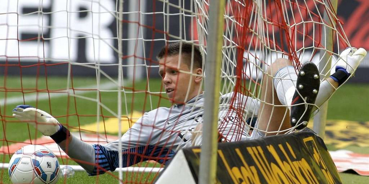 Wojciech Szczęsny wpuści gola po strzale kolegi z drużyny