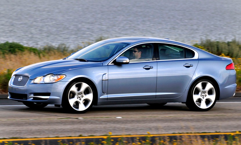 Jaguar XF debiutował w 2007 r