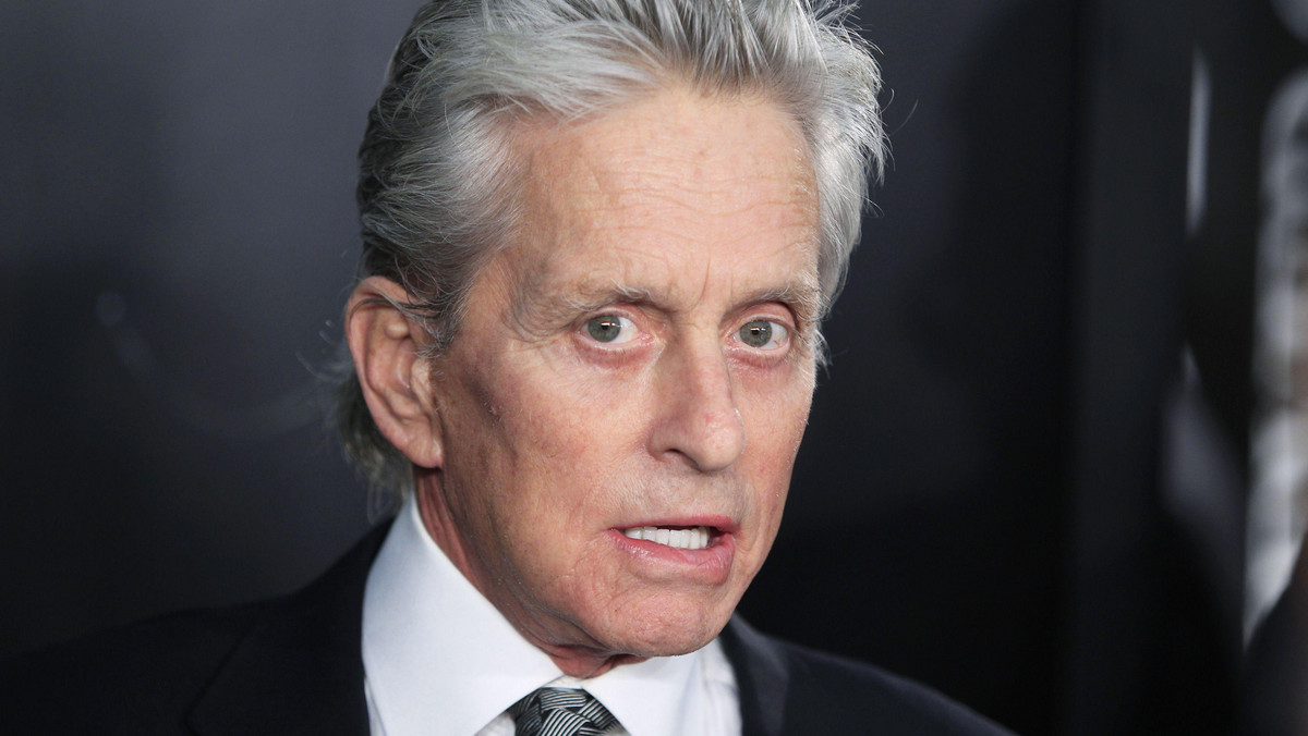 Michael Douglas zdecydował się zaprzeczyć zarzutom o molestowanie seksualne, zanim te w ogóle ujrzały światło dzienne. Z aktorem skontaktowały się The Hollywood Reporter oraz Variety i poinformowały o oskarżeniu, które wpłynęło.