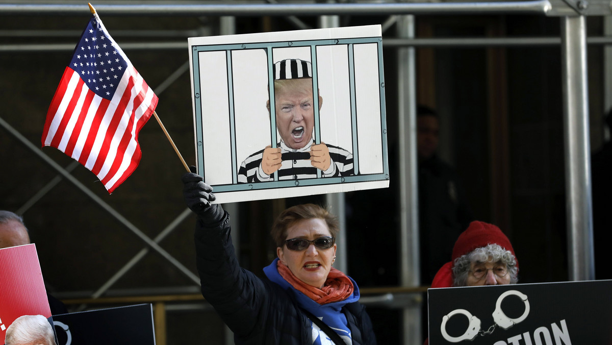 Trump nie zyska poparcia po oskarżeniu za przekupywanie Stormy Daniels