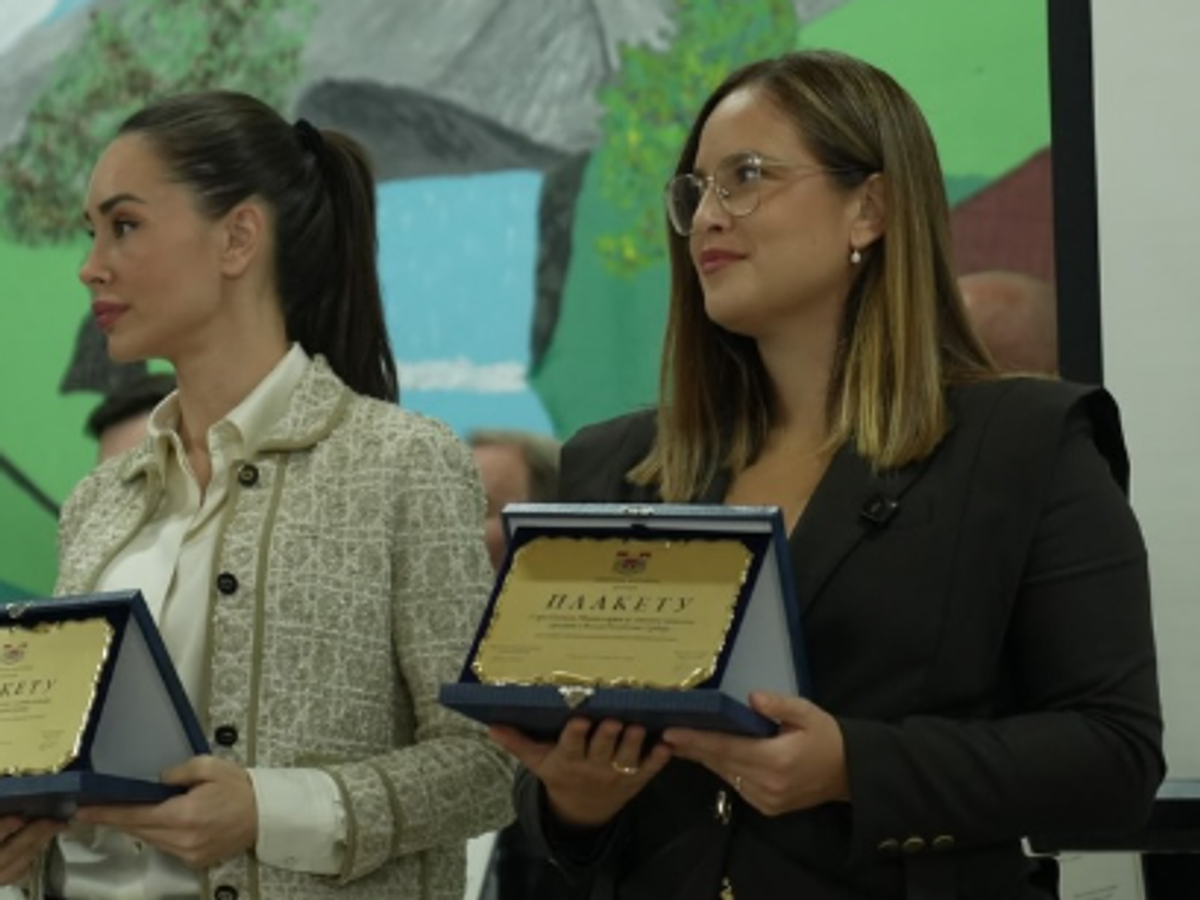 Žagubica uručila plaketu Sari Pavkov za doprinos razvoju