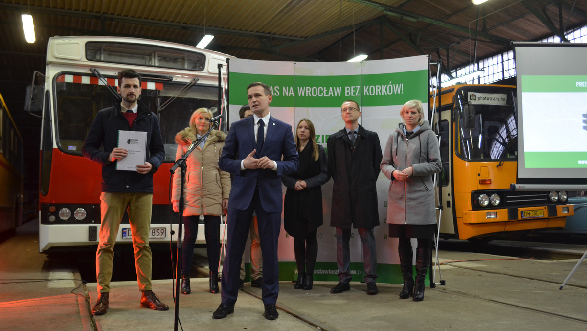 Budowa siedmiu nowych linii tramwajowych, dokończenie śródmiejskiej obwodnicy Wrocławia oraz bezpłatna komunikacja miejska w ścisłym centrum. To propozycje przedstawione przez Michała Jarosa, wrocławskiego posła Nowoczesnej.
