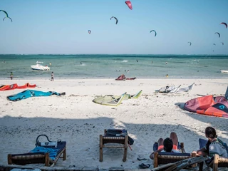 Zanzibar to jeden z najbardziej ulubionych kierunków wyjazdowych Polaków ostatnich miesięcy. Mało kto jednak wie, że to bardzo biedna, muzułmańska wyspa