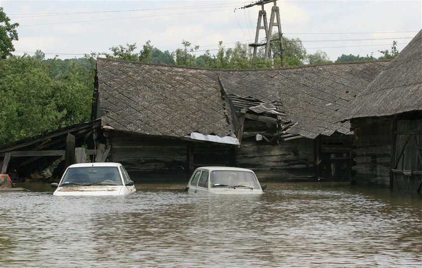 Woda atakuje! WSTRZĄSAJĄCE FOTO