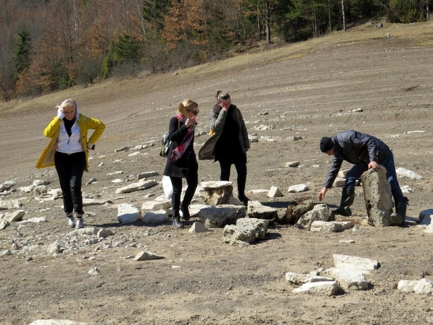 U Puljcima izronilo potopljeno groblje
