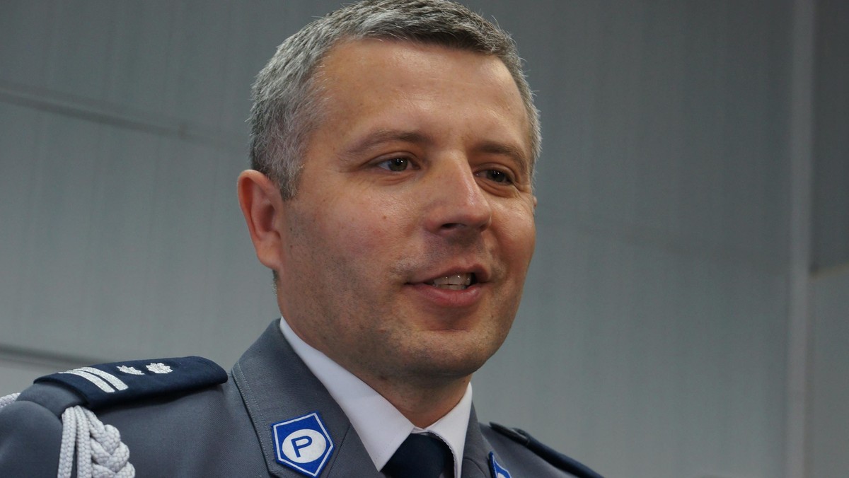 Młodszy inspektor Artur Bielecki objął wczoraj stanowisko zastępcy Komendanta Wojewódzkiego Policji w Kielcach. Dotychczas był on Komendantem Miejskim Policji.